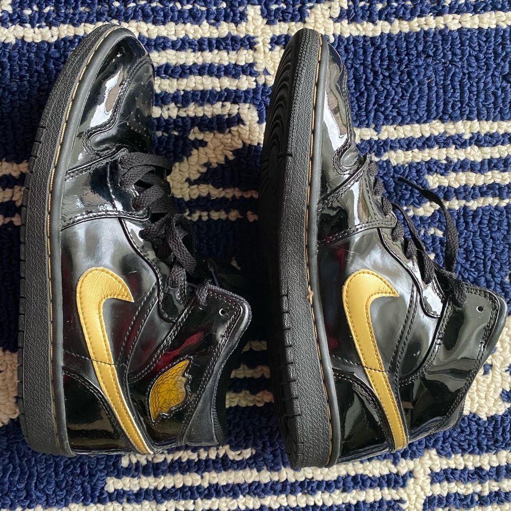 JORDAN 1 Black Metallic Gold (2003)